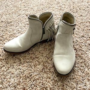 Gray Ankle bootie